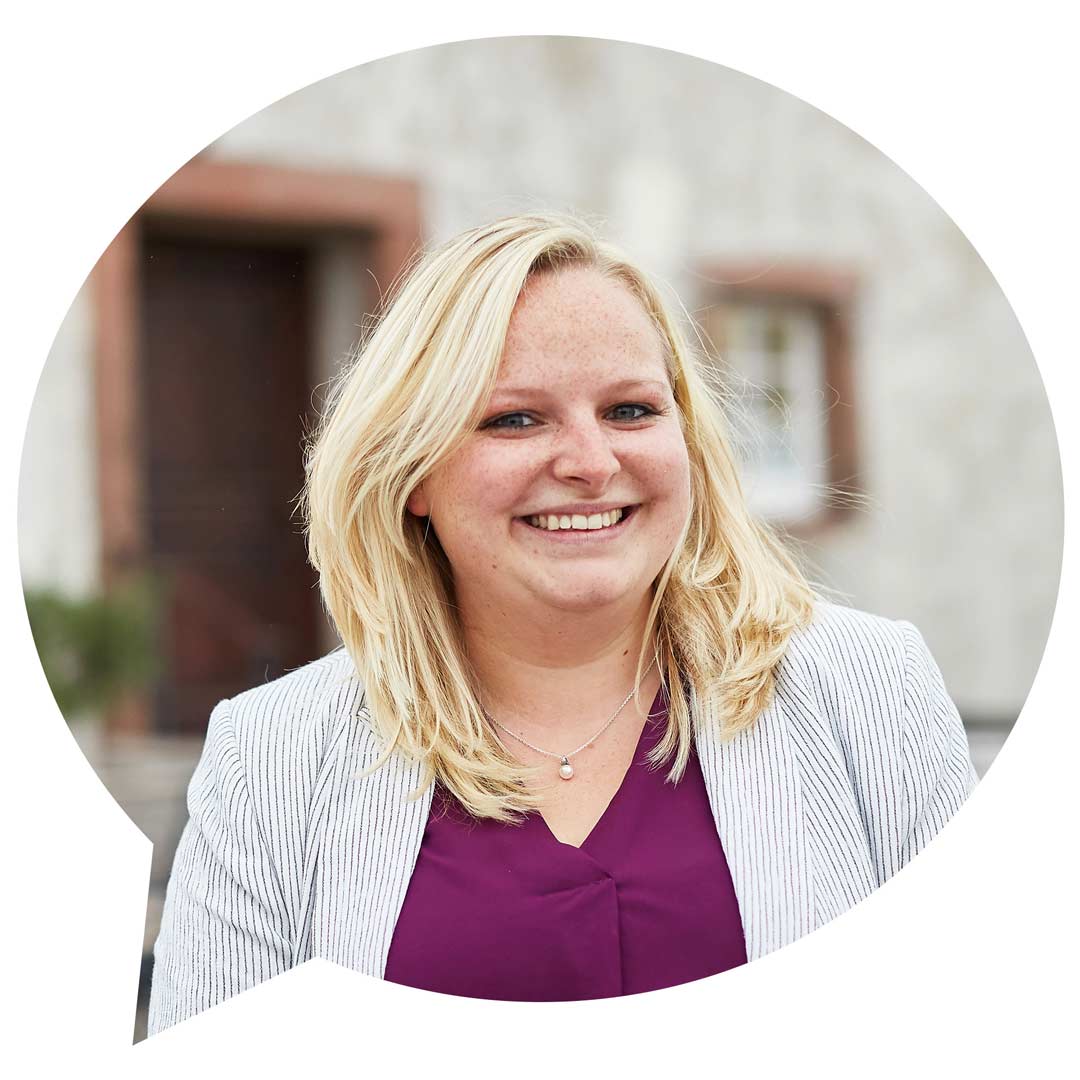 Larissa Stäbler - Manager of the wine bar at Schloss Staufenberg castle Manager of the wine bar at Schloss Staufenberg castle is enthusiastic about the M-iClean U dishwashing machine.