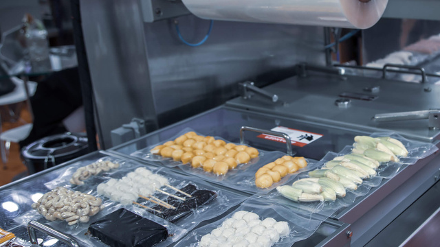 Stoły chłodnicze i mroźnicze w gastronomii — do czego służą?