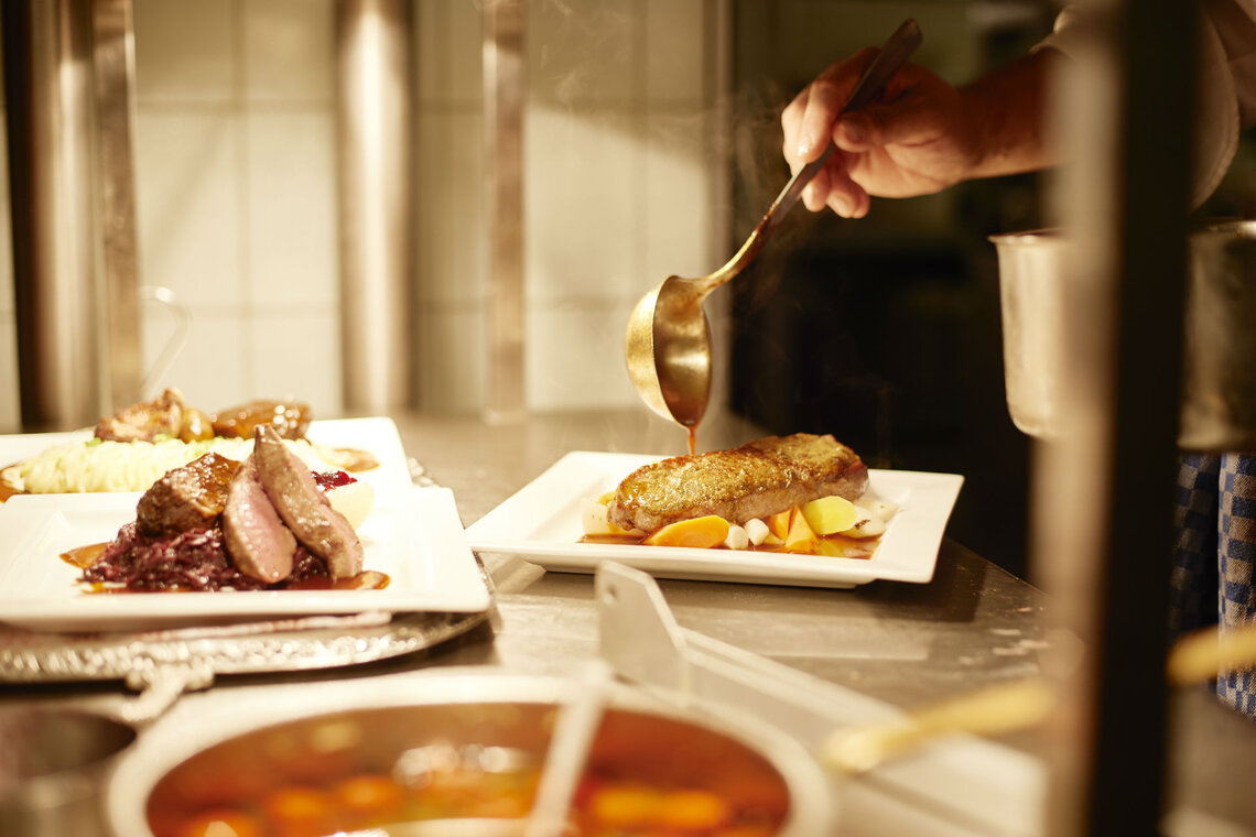 La lavastoviglie a capote M-iClean H lavora al Zum goldenen Engel Risultati brillanti al Zum goldenen Engel