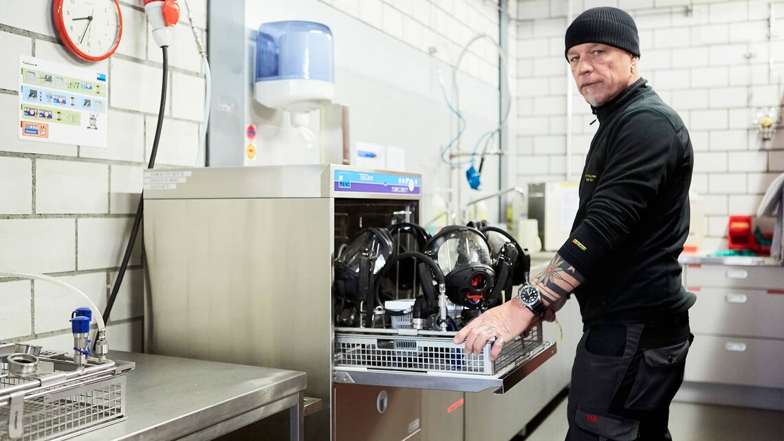 Säuberung Atemschutzequipment  Werkstatteinrichtung Atemschutz