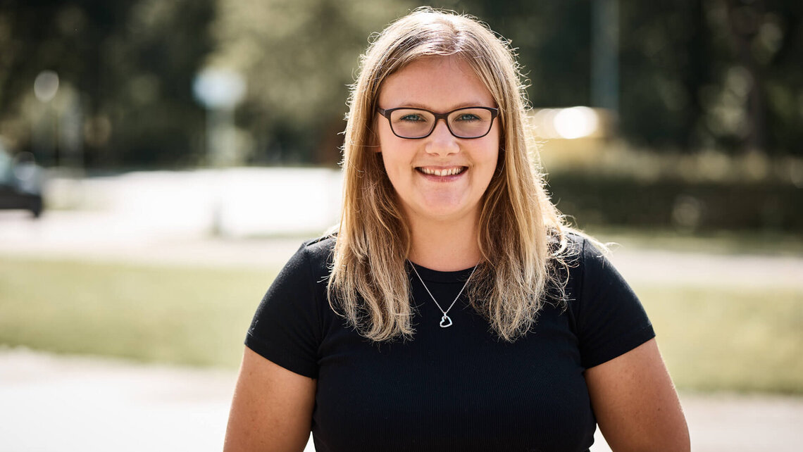 Vera trifft nicht nur ins Schwarze sondern ihre Mitmenschen auch mitten ins Herz!