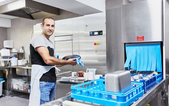 Lavare i piatti in hotel Lavare i piatti in hotel con MEIKO