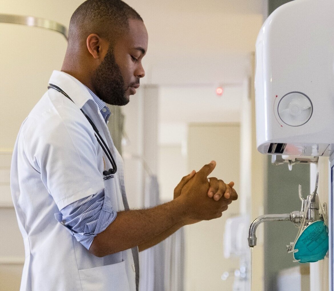 Hygienische Händedesinfektion Händedesinfektion rettet Leben