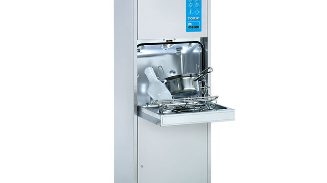 Cleaning of bedpans TOPIC