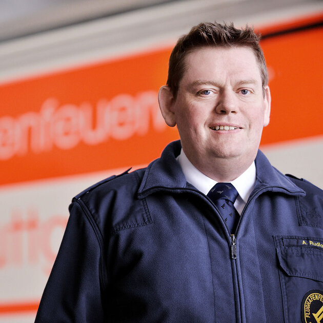 Flughafenfeuerwehr Stuttgart Referenz Portrait Flughafenfeuerwehr Referenz