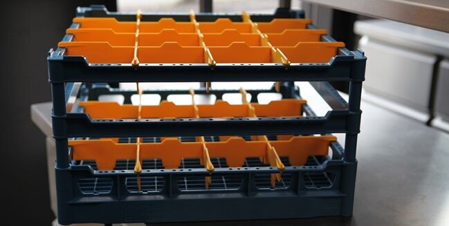 Rack to transport glasses safely from the dishwashing area to the point of use Rack to transport glasses safely from the dishwashing area to the point of use