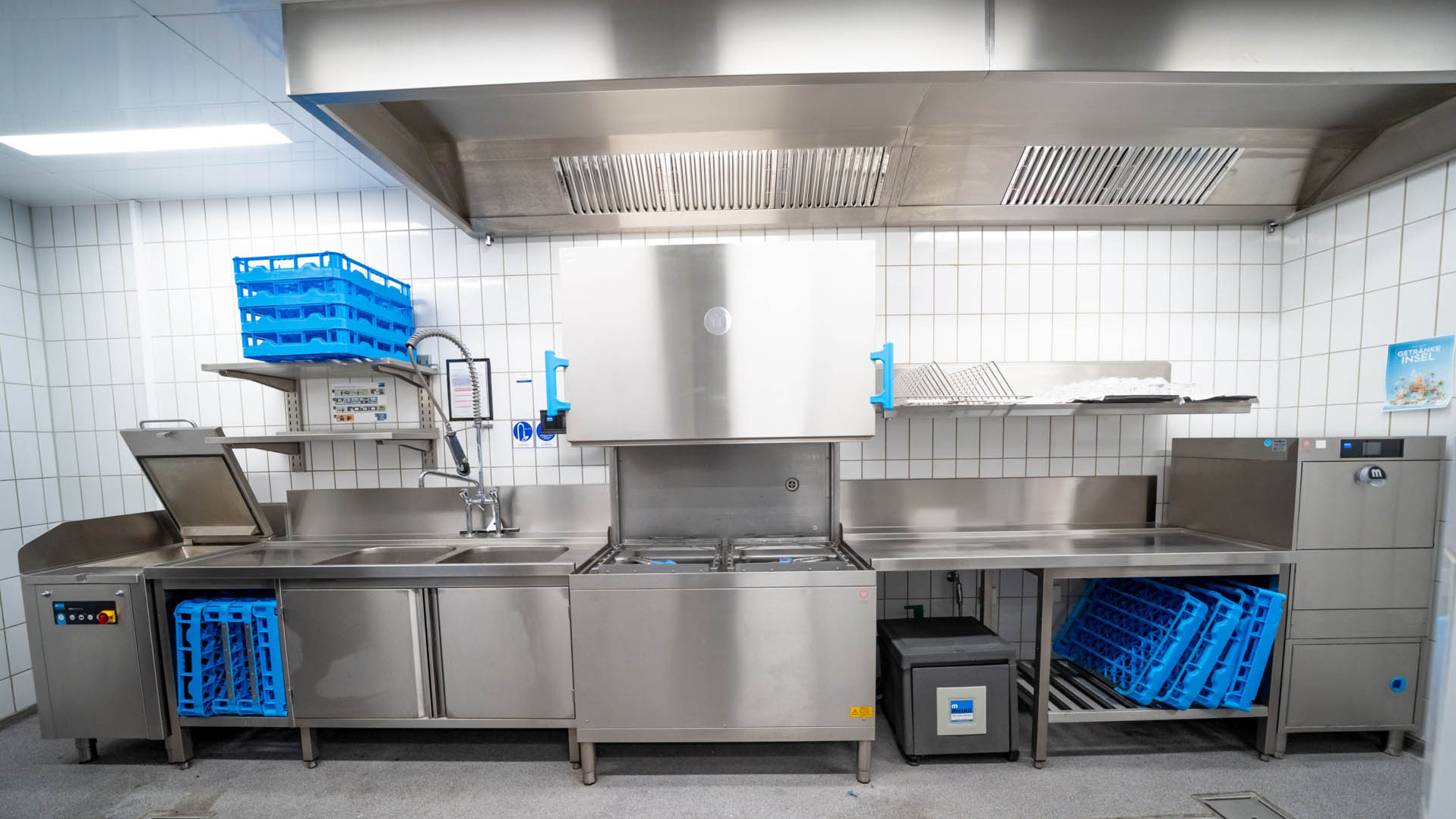 Spülbereich im Herzplatz mit BioMaster Flex, M-iClean HXL und M-iClean U