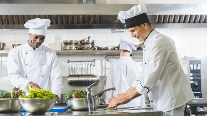 Rejestry HACCP: dzienny odczyt temperatur, logi cyfrowe, szybka reakcja na odchylenia. Rejestry HACCP: dzienny odczyt temperatur, logi cyfrowe, szybka reakcja na odchylenia.