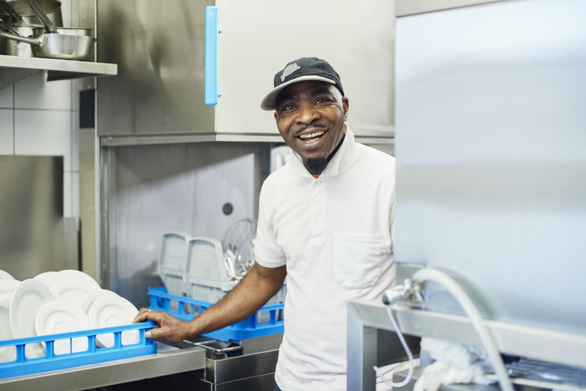 Mamazougou Nadijou nel retrocucina La nuova macchina a capote M-iClean H