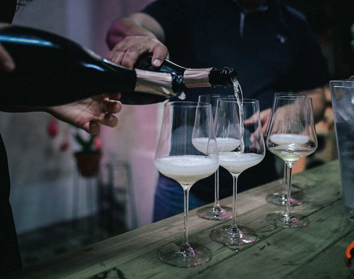 Pouring champagne Pouring champagne