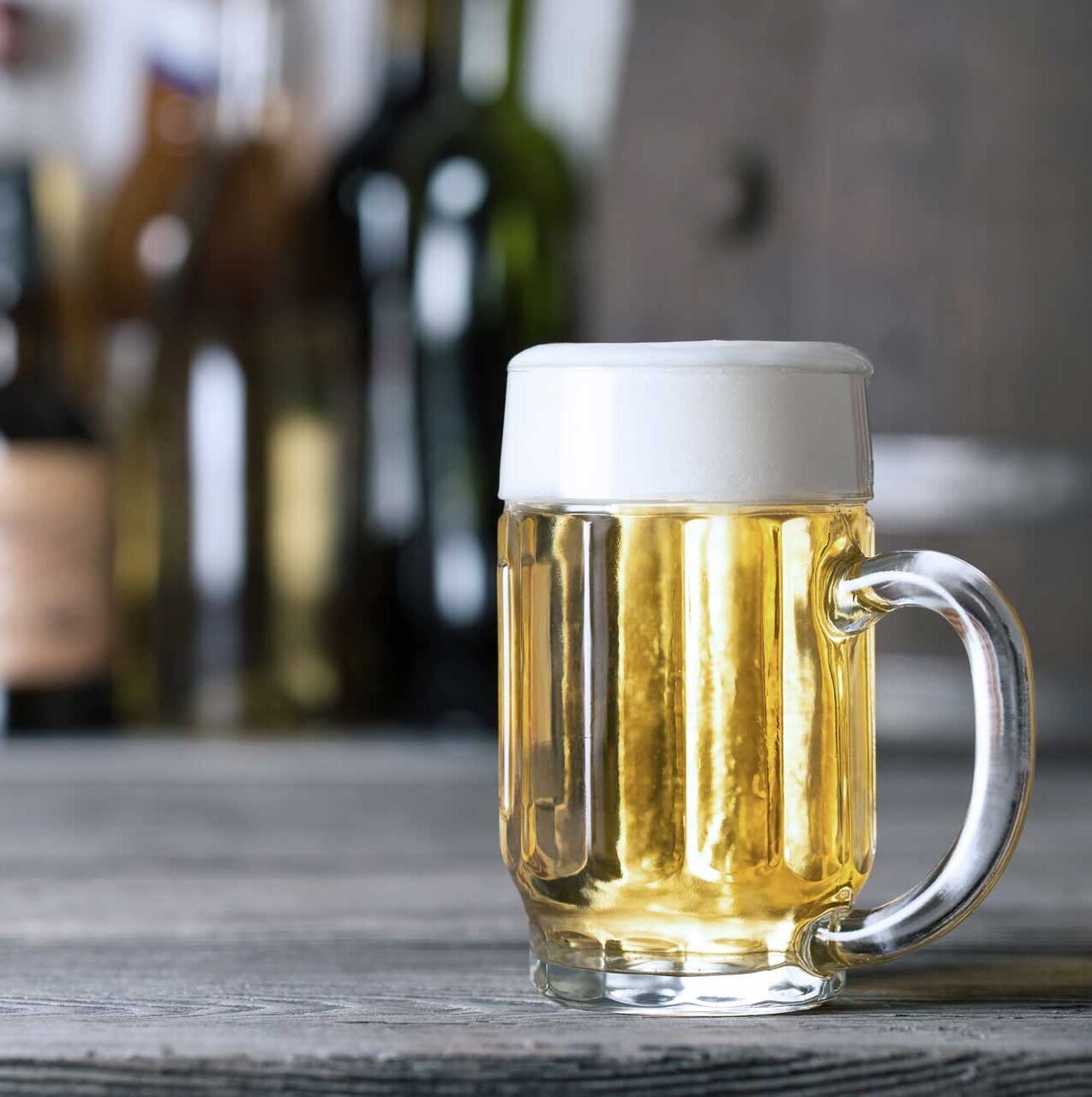 Ein frisch gezapftes Glas Bier macht Durst auf mehr Ein frisch gezapftes Glas Bier macht Durst auf mehr