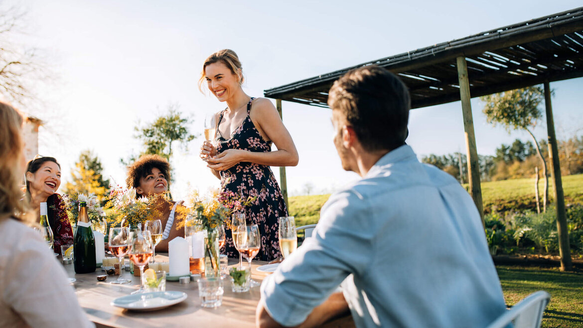 Nowe koncepcje restauracji — restauracje typu pop-up i koncepcja table sharing Nowe koncepcje restauracji — restauracje typu pop-up i koncepcja table sharing