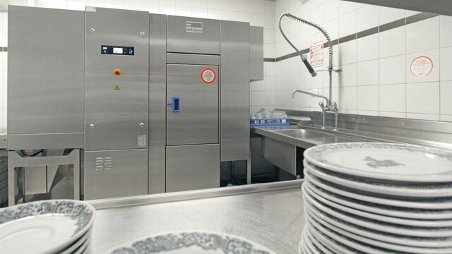Gewerbespuelmaschine von MEIKO bei Ritter Gewerbespuelmaschine von MEIKO im Hotel Ritter