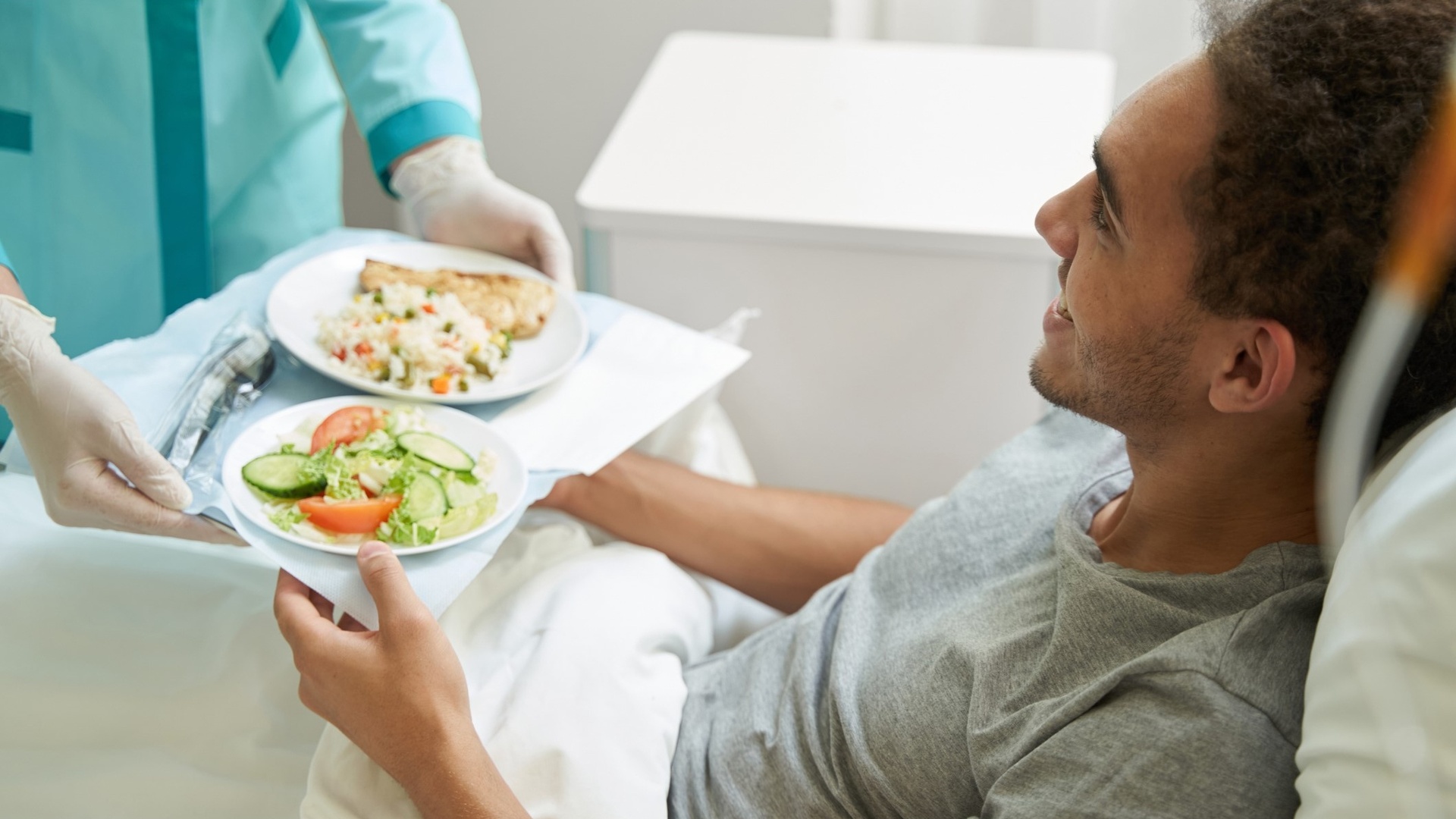 Szpital od kuchni, czyli wszystko, co trzeba wiedzieć o szpitalnym jedzeniu