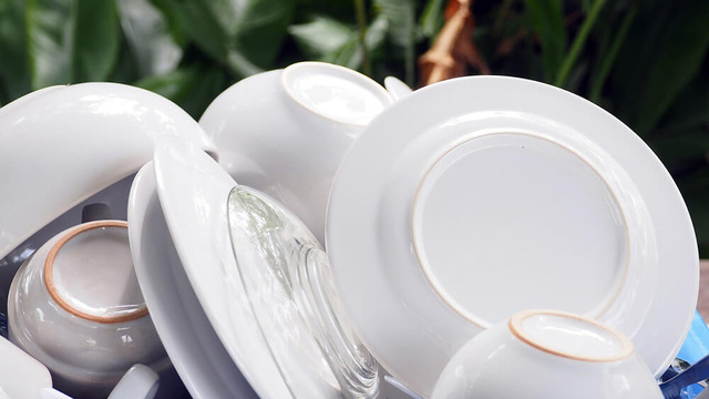 Perché la lavastoviglie lascia i piatti sporchi