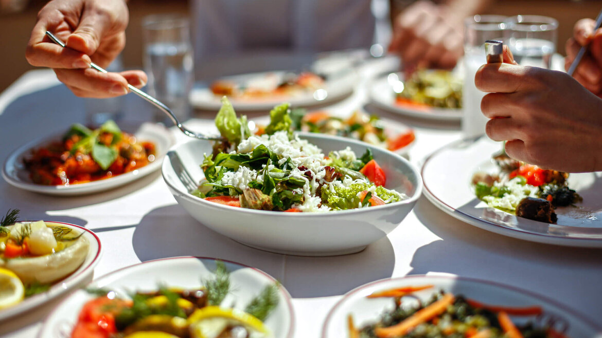 Nowe koncepcje restauracji — restauracje typu pop-up i koncepcja table sharing Nowe koncepcje restauracji — restauracje typu pop-up i koncepcja table sharing