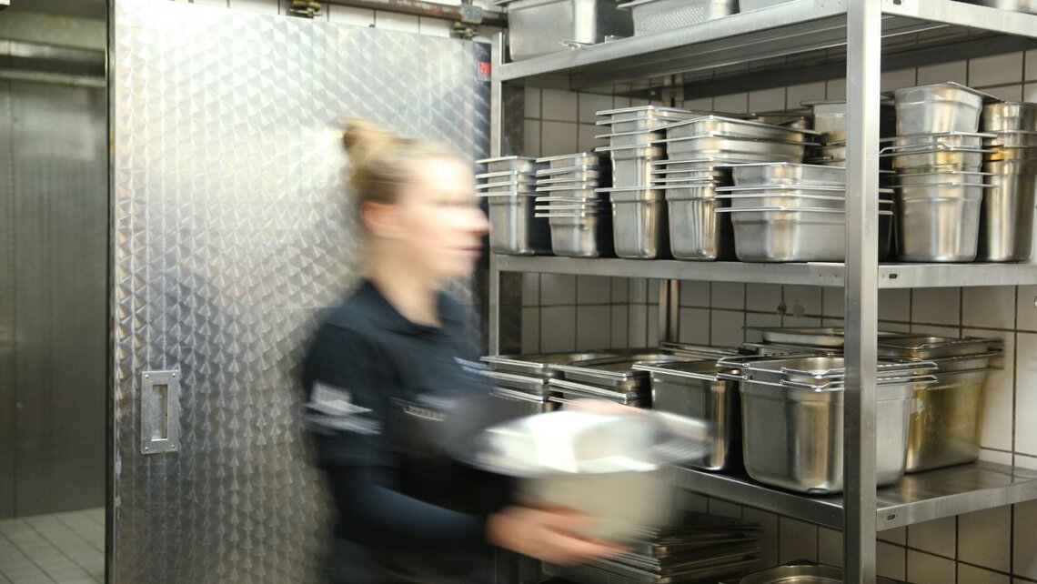 Hood type dishwashers butchery Hood type dishwasher butchery
