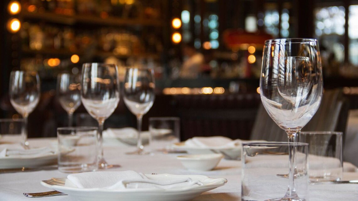 Zastawa do restauracji - jak wybrać talerze i filiżanki do gastronomii?