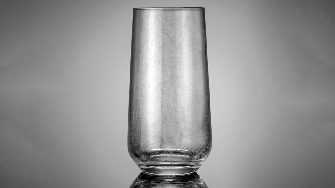 Glas mit vollflächiger Glaskorrosion