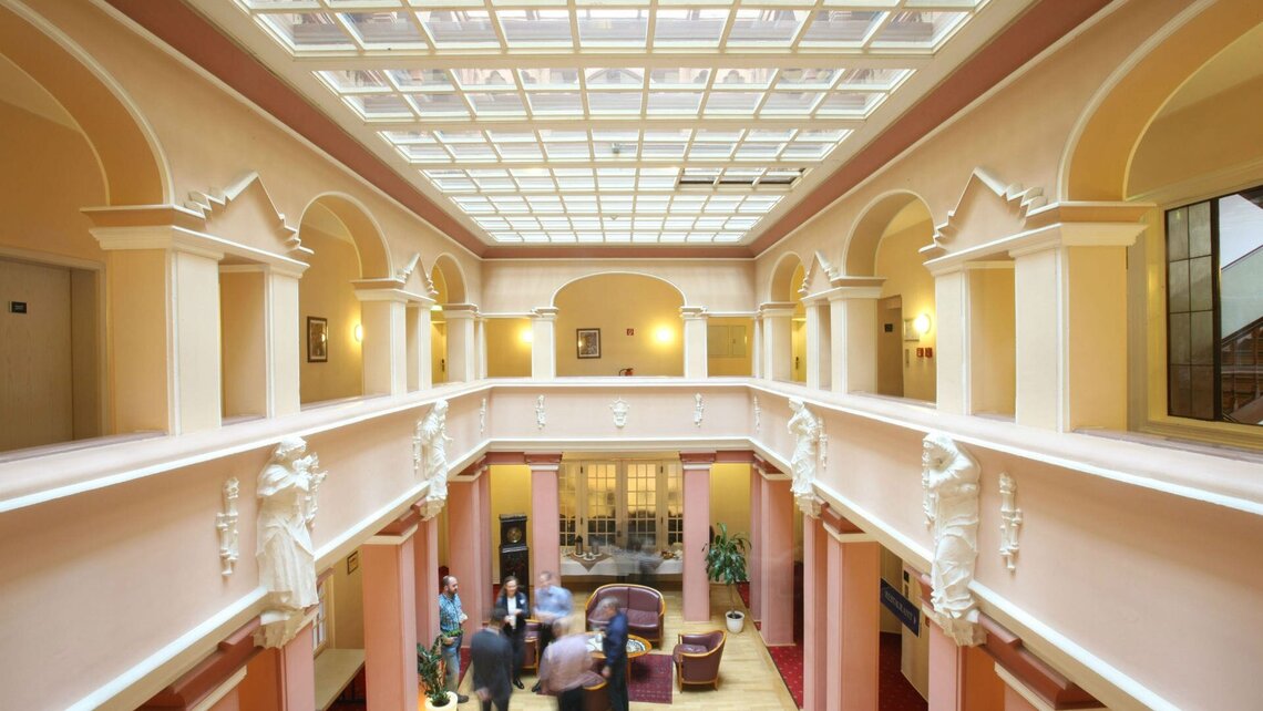 Lep interijer raduje goste i hotelu Haus Hainstein Ein atemberaubend schönes Interieur