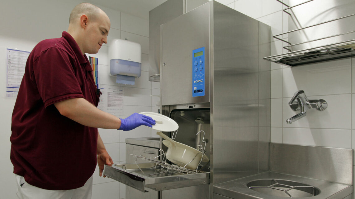 Senior Nursing home St.Ilgen TOPIC cleaning and disinfection technology