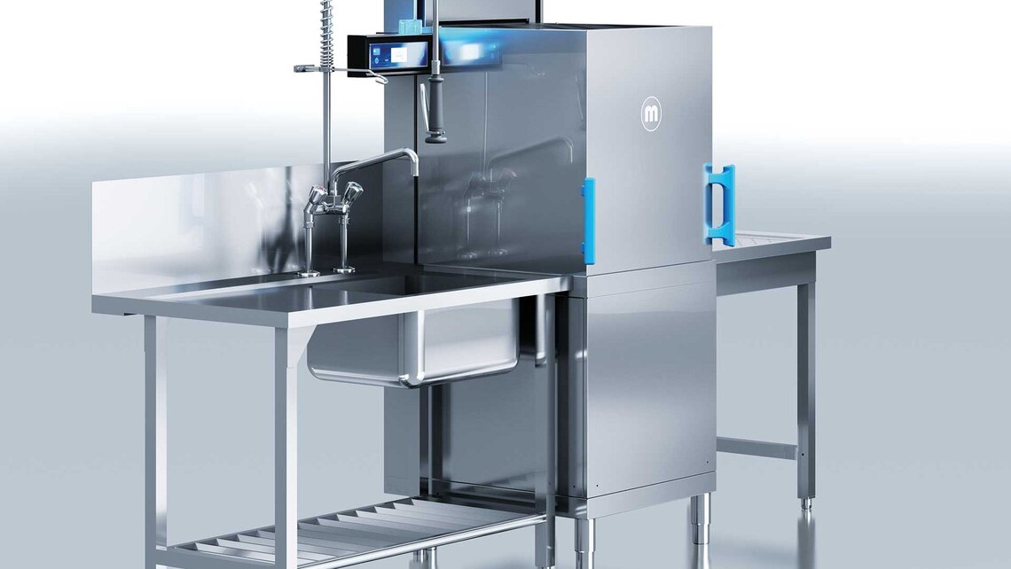 Schnelles, sicheres Spülen von Mehrwegbechern mit der Haubenspülmaschine M-iClean H von Meiko