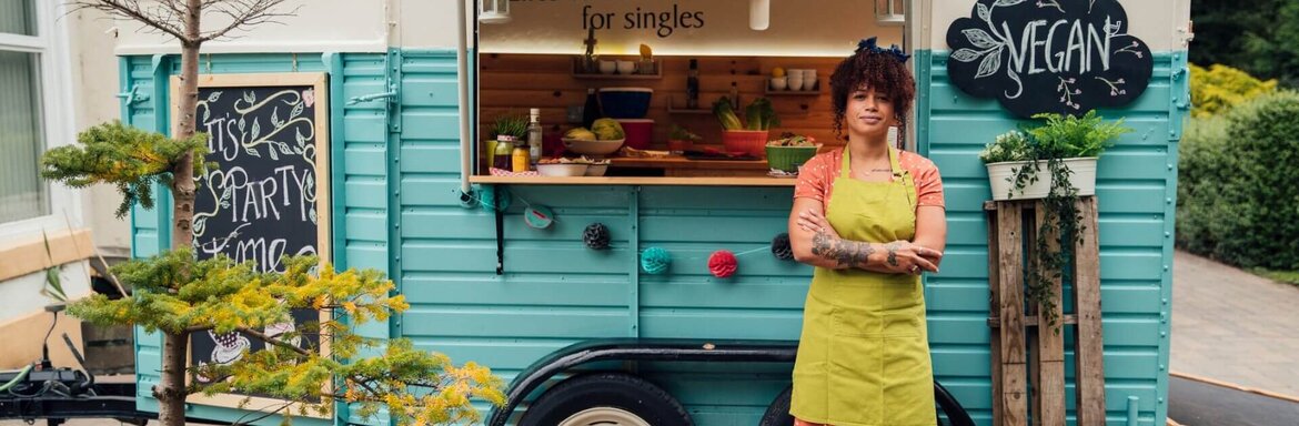 Mandatory reuse from 2023: food trucks are not required to offer reusable dishware, though they must allow customers to bring their own container for the products they purchase Mandatory reuse from 2023: food trucks are not required to offer reusable dishware, though they must allow customers to bring their own container for the products they purchase