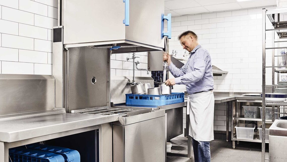 Hood Type Dishwasher (M-iClean H)