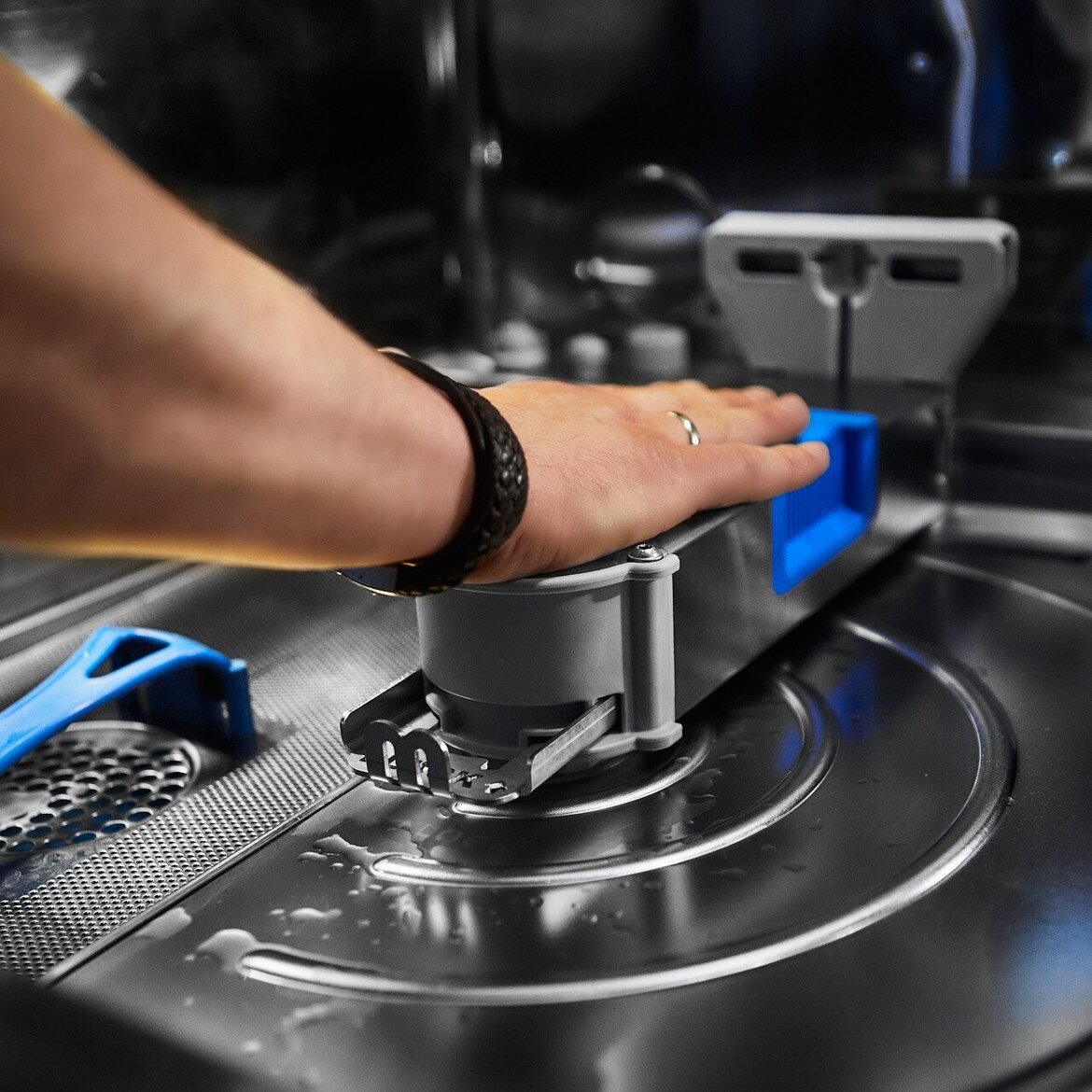 M-iClean U Spülmaschine mit Adapter für Flaschenkorb M-iClean U Spülmaschine mit Adapter für Flaschenkorb