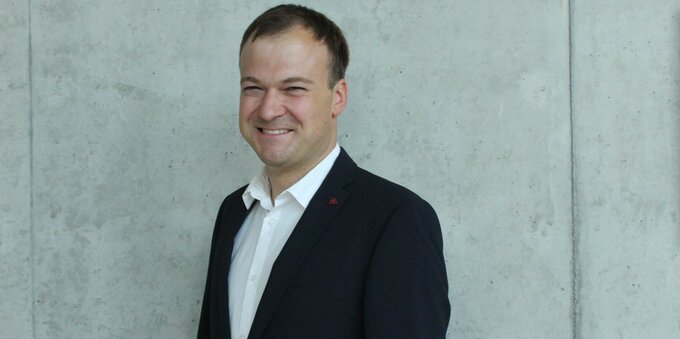 Dr. Jonas Schubert Dr. Jonas Schubert