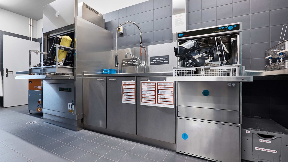 Atemschutzwerkstatt mit TopClean D und TopClean M Atemschutzwerkstatt mit TopClean D und TopClean M