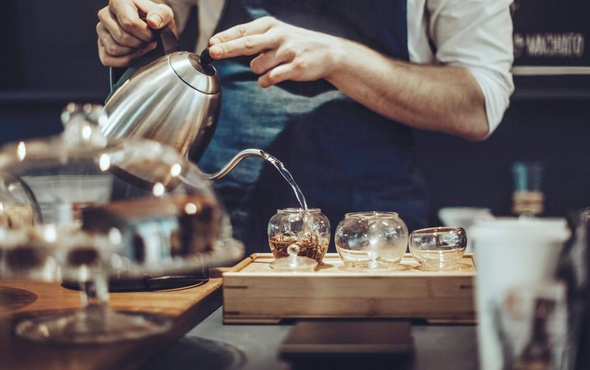 Jak podawać herbatę w lokalu gastronomicznym?