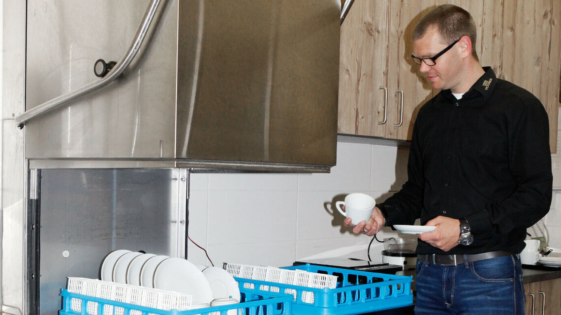 Korbdurchschubspülmaschinen DV 80.2