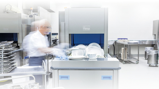 Die Korbtransportspülmaschine M-iQ