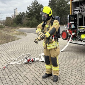 Brush off protective clothing Brush off protective clothing