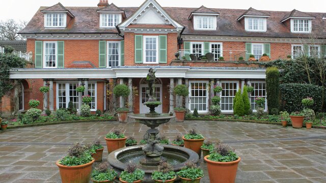 Glass dishwasher in the Chewton Glen